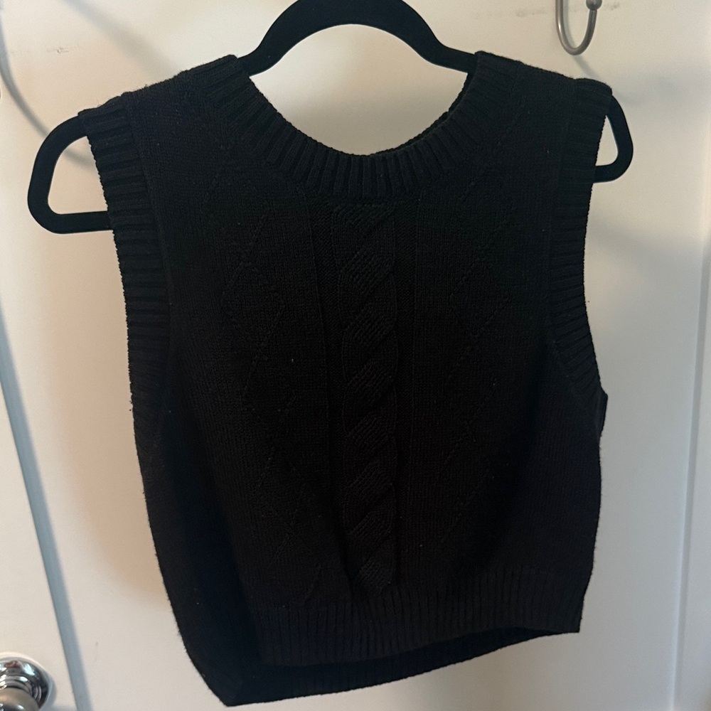 H&M Black Cable Knit Sleeveless Sweater Vest